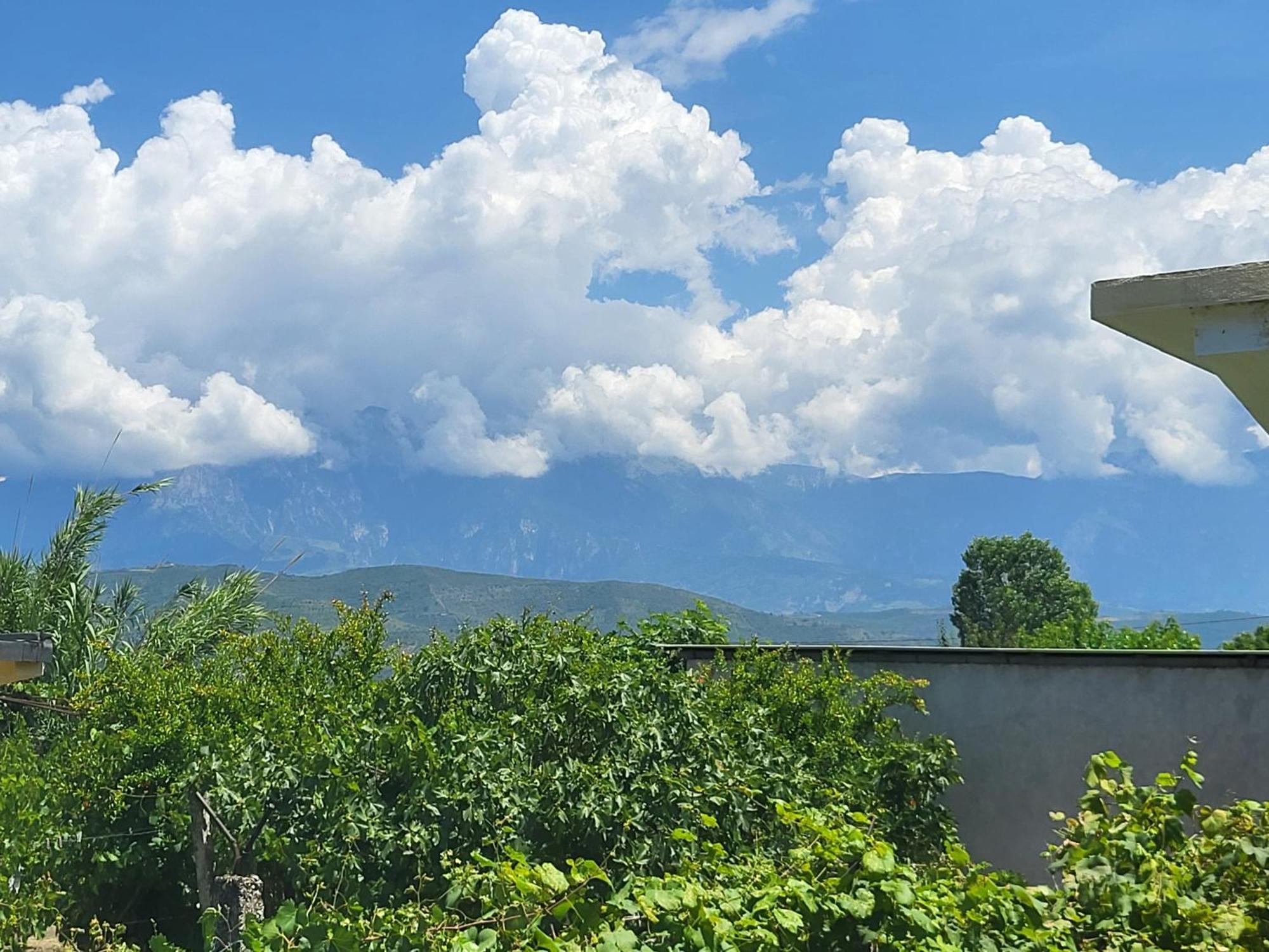 Villa Ndoni Berat Luaran gambar
